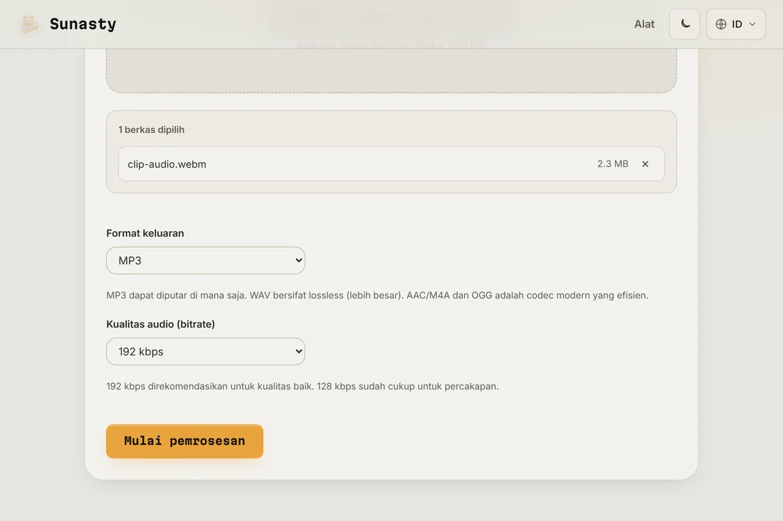 Pengekstrak audio dengan video dimuat, menu format keluaran dan bitrate terlihat