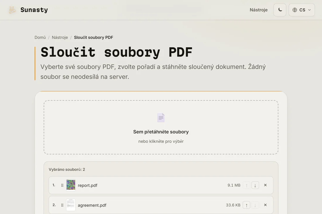 Nástroj pro slučování PDF se třemi načtenými soubory, zobrazenými v pořadí, v jakém se objeví ve výstupu