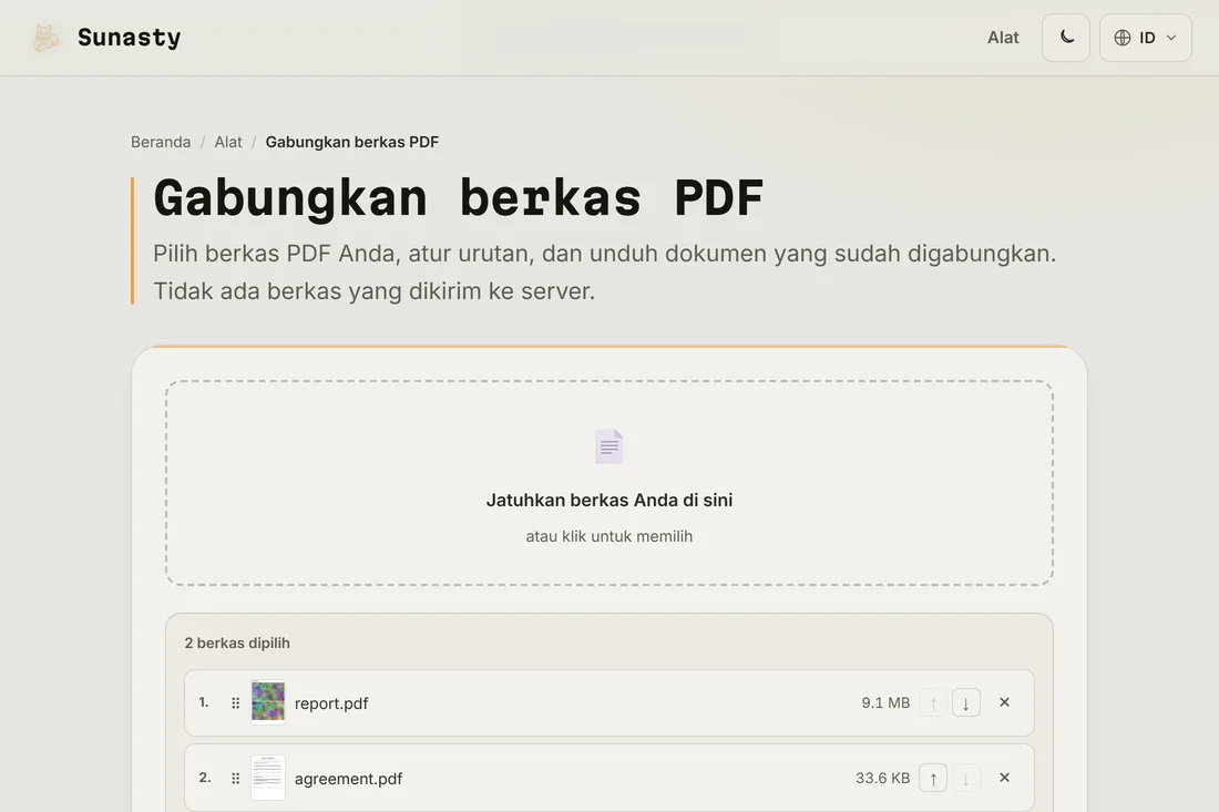 Alat penggabung PDF dengan tiga file dimuat, ditampilkan dalam urutan kemunculannya pada hasil