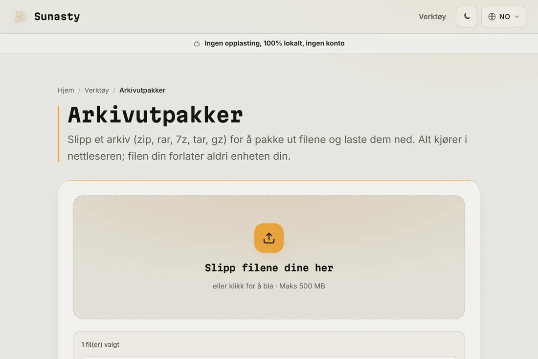 Arkivutpakkeren med en .zip-eksempelfil sluppet i opplastingsområdet, klar til utpakking