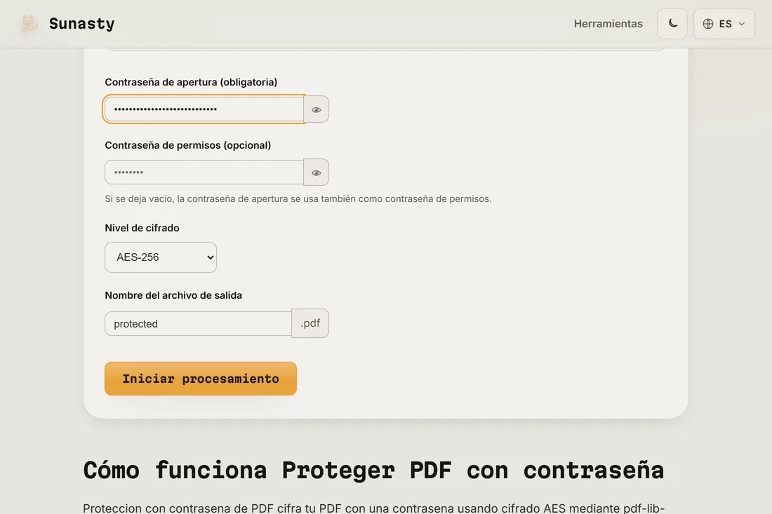 La herramienta de protección de PDF con contraseña con un archivo cargado, una contraseña de usuario escrita y AES-256 seleccionado