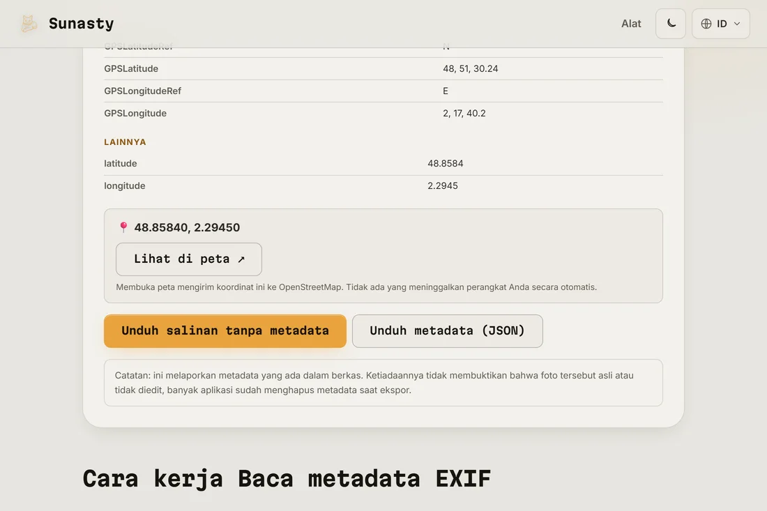 Tombol untuk mengunduh salinan foto tanpa metadata apa pun