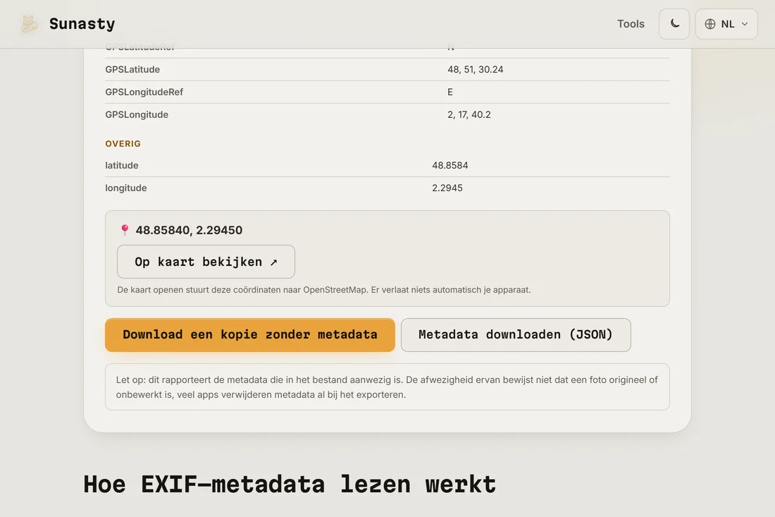 De EXIF-lezer die de metadata in een foto toont, inclusief GPS-coördinaten