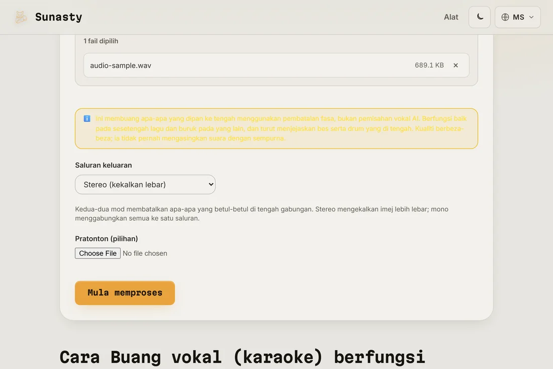 Pembuang vokal dengan MP3 stereo dimuatkan dan pemilih mod output kelihatan