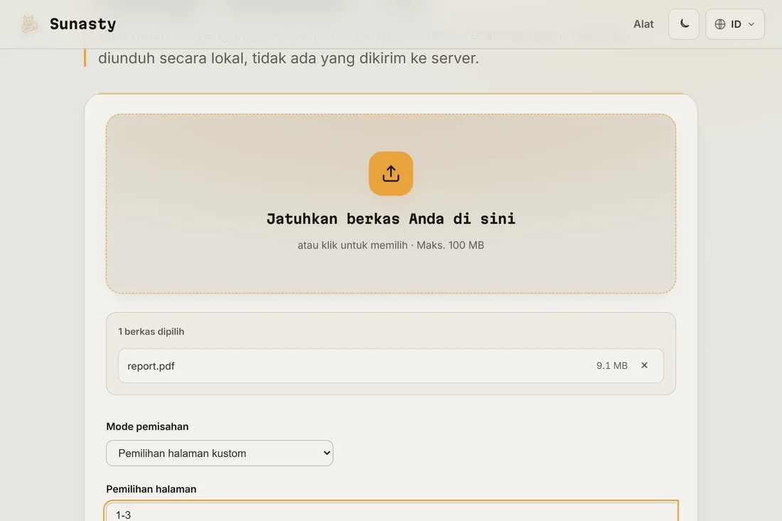 Alat pemisah PDF dengan file banyak halaman dimuat dan rentang halaman dimasukkan